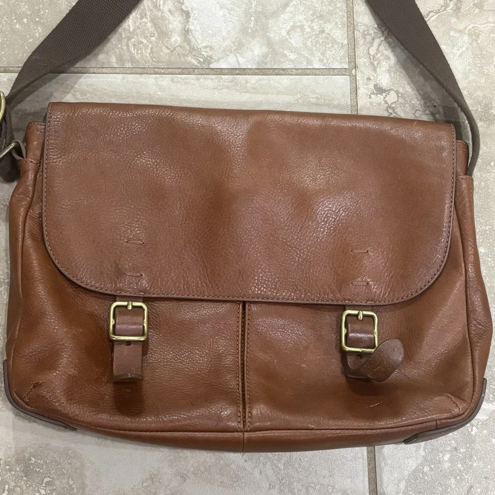 Fossil Men's Buckner Leather Messenger Bag‎